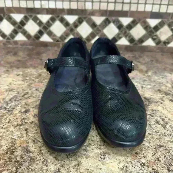 SAS Maria Ladies Black Shiny Snake Tripad Comfort Foot Bed Size 9.5 Narrow - Picture 4 of 9